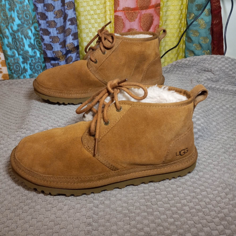 Ugg Neumel boots sz 9